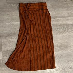 Rust color 3/4 length skirt w/side slit